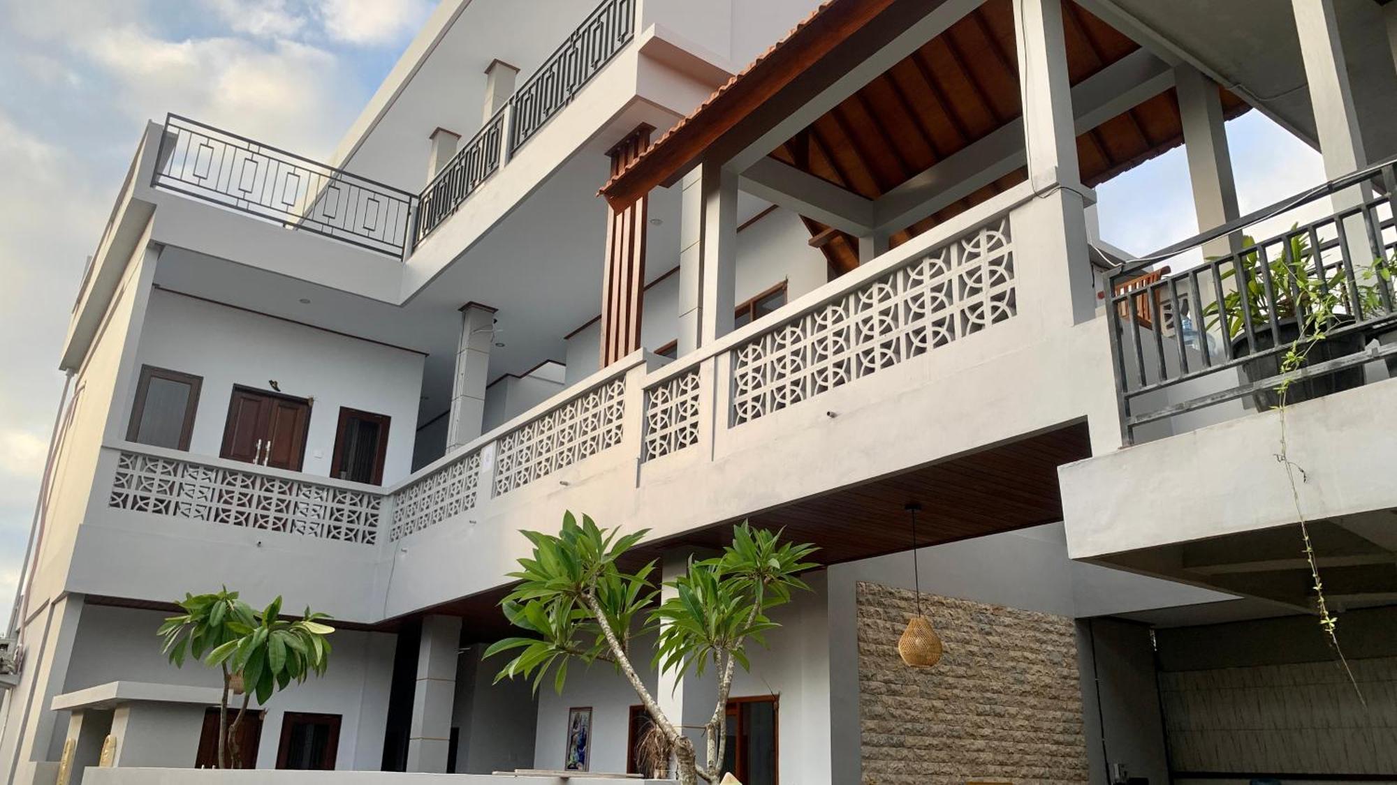 The Lima Home Stay In Canggu Exterior photo