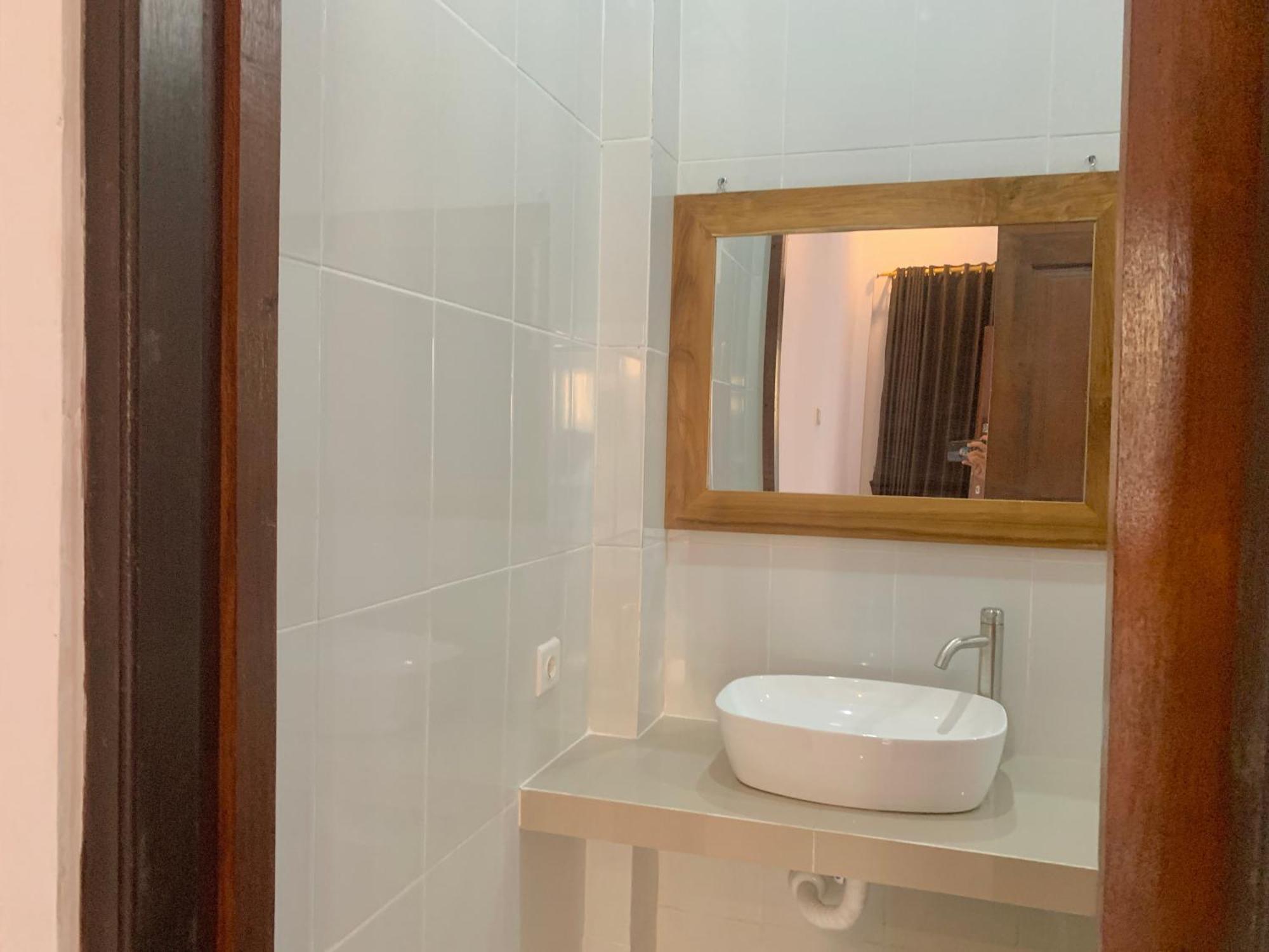The Lima Home Stay In Canggu Exterior photo