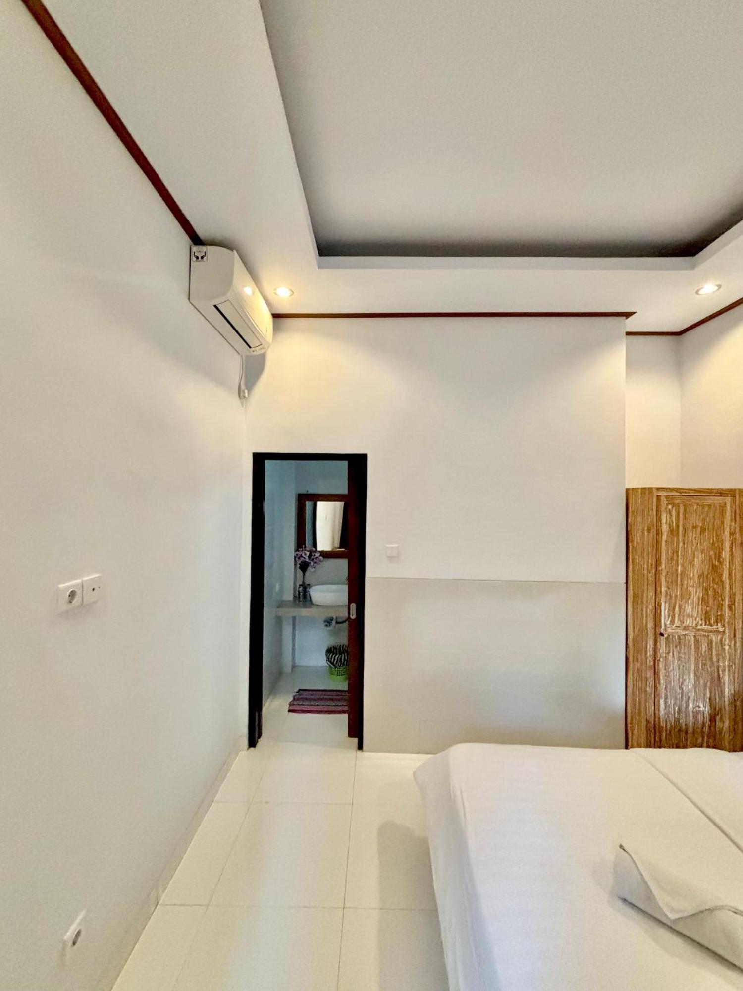 The Lima Home Stay In Canggu Exterior photo